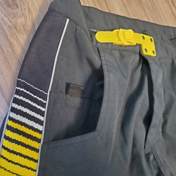 Fox Racing MTB Riding Shorts Sz 32 Ranger Style Ratcheting Waist Cargo Pockets - Picture 11 of 16